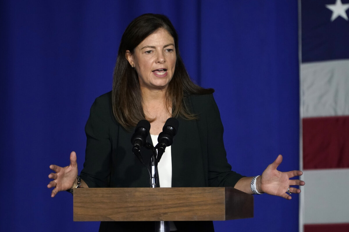 Former US Sen. Kelly Ayotte throws hat into race for New Hampshire
