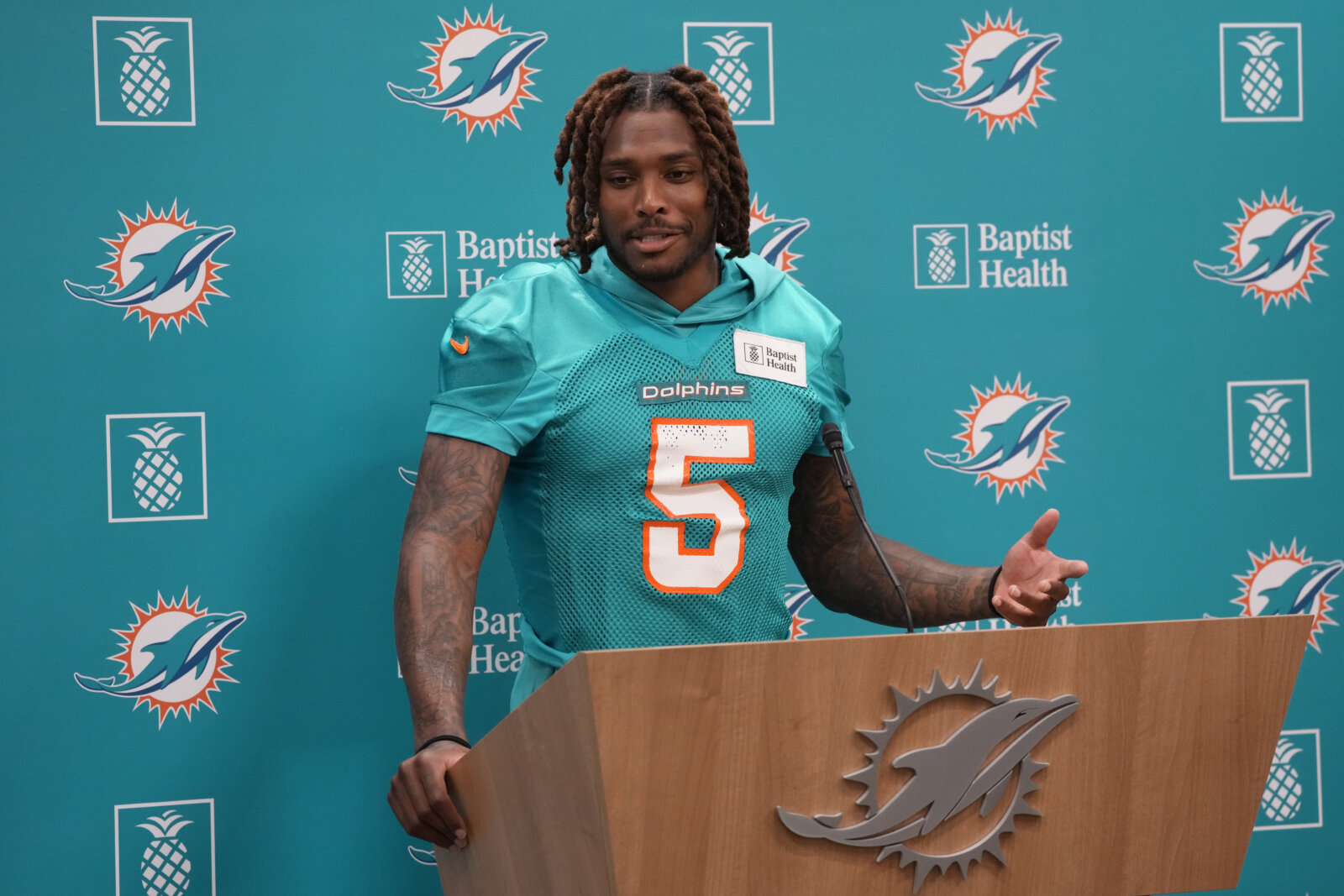 Mike McDaniel confident in Dolphins’ CB depth amid Jalen Ramsey injury ...