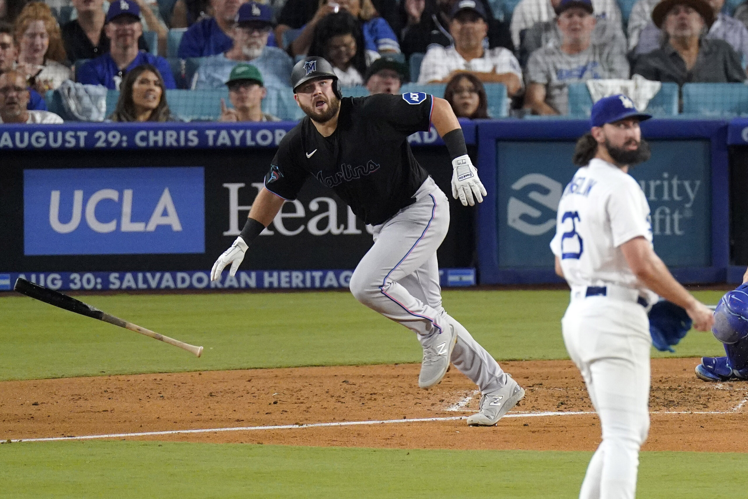 Dodgers give up 5 in the 1st in 6-4 loss to Royals