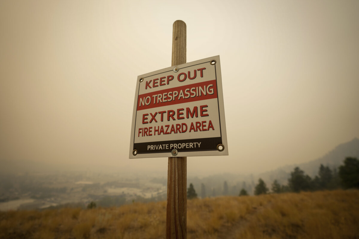 As Thousands Flee Homes Across British Columbia From Wildfires, Chiefs ...