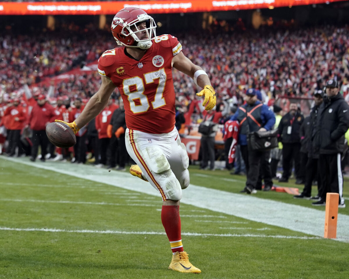 Travis Kelce claims the top spot in AP’s NFL tight end rankings Metro US
