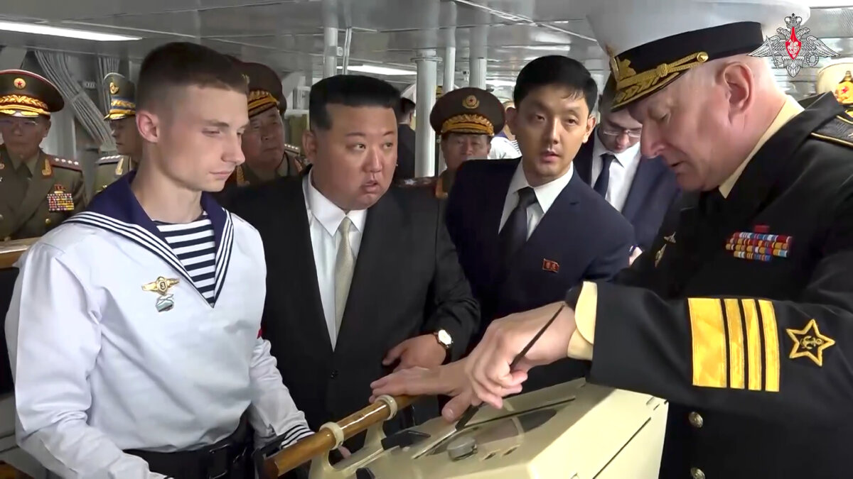 North Korea’s Kim Jong Un Inspects Russian Bombers And A Warship On A ...