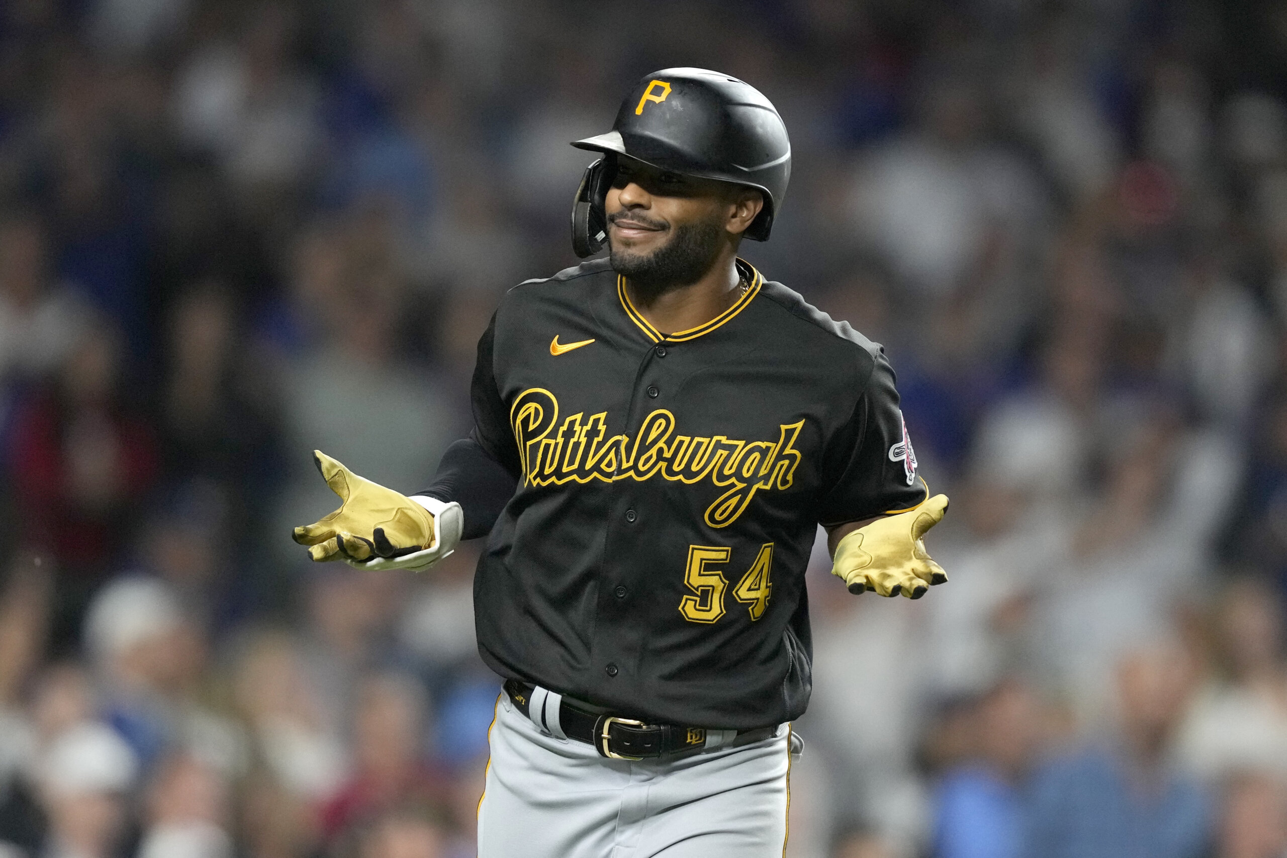 Cubs use 6-run inning to dispatch Pirates