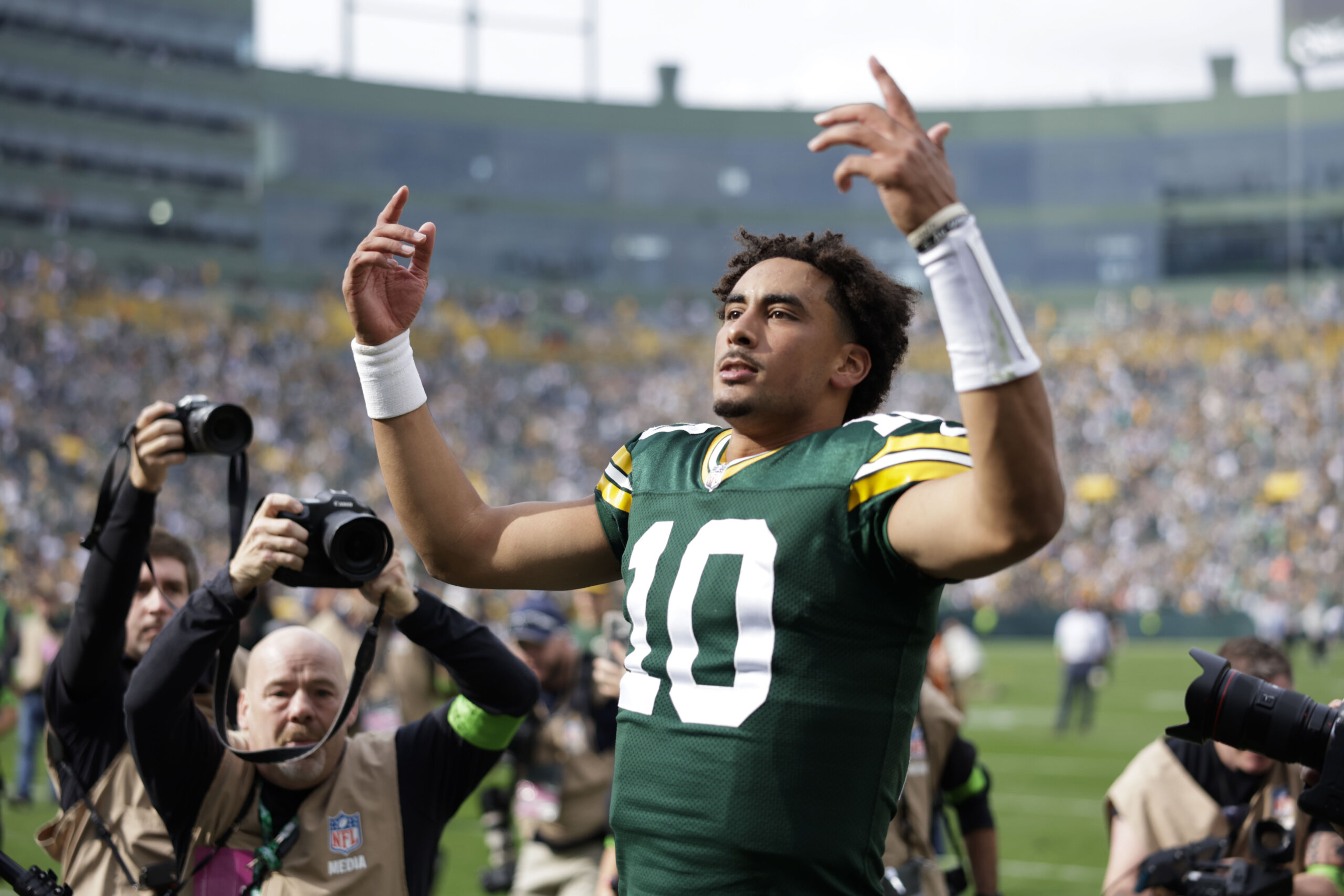 Jordan Love rallies Packers to 18-17 win after Saints lose Derek