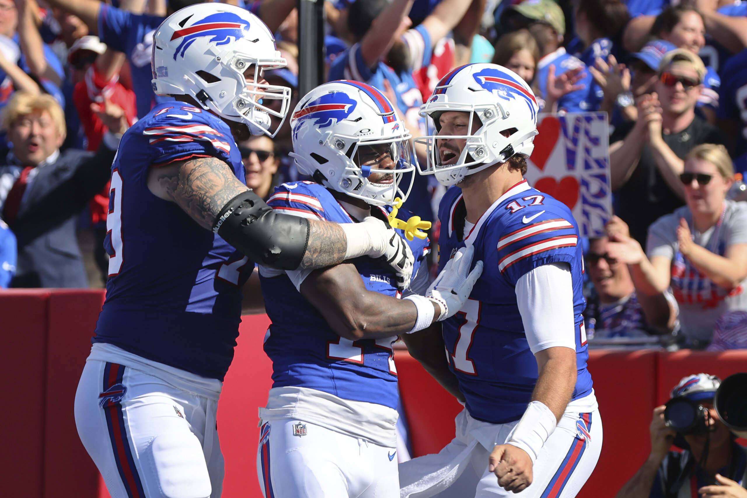 Josh Allen and Stefon Diggs dominate late as Bills rally to beat