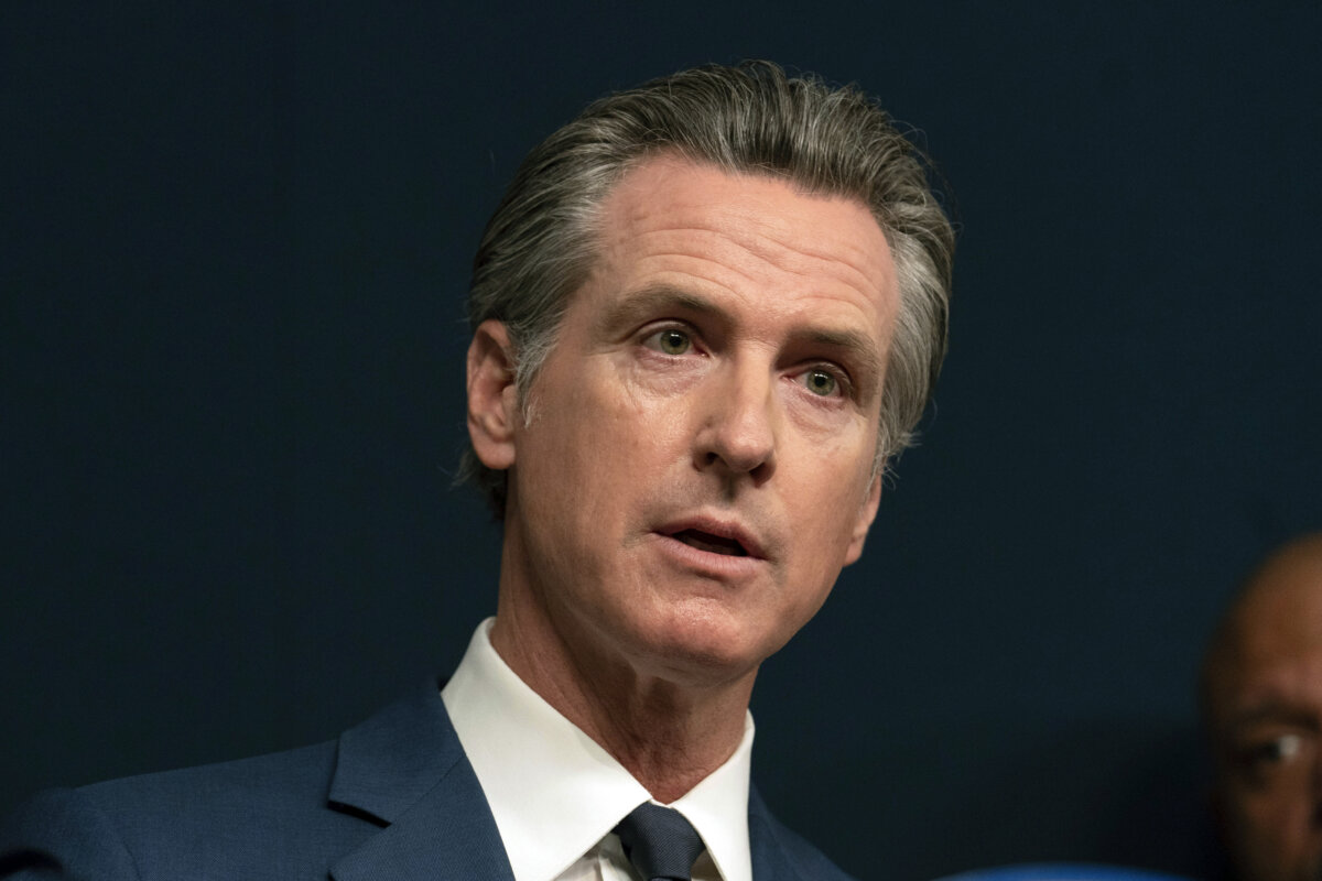 California Gov. Gavin Newsom signs law requiring big businesses to ...