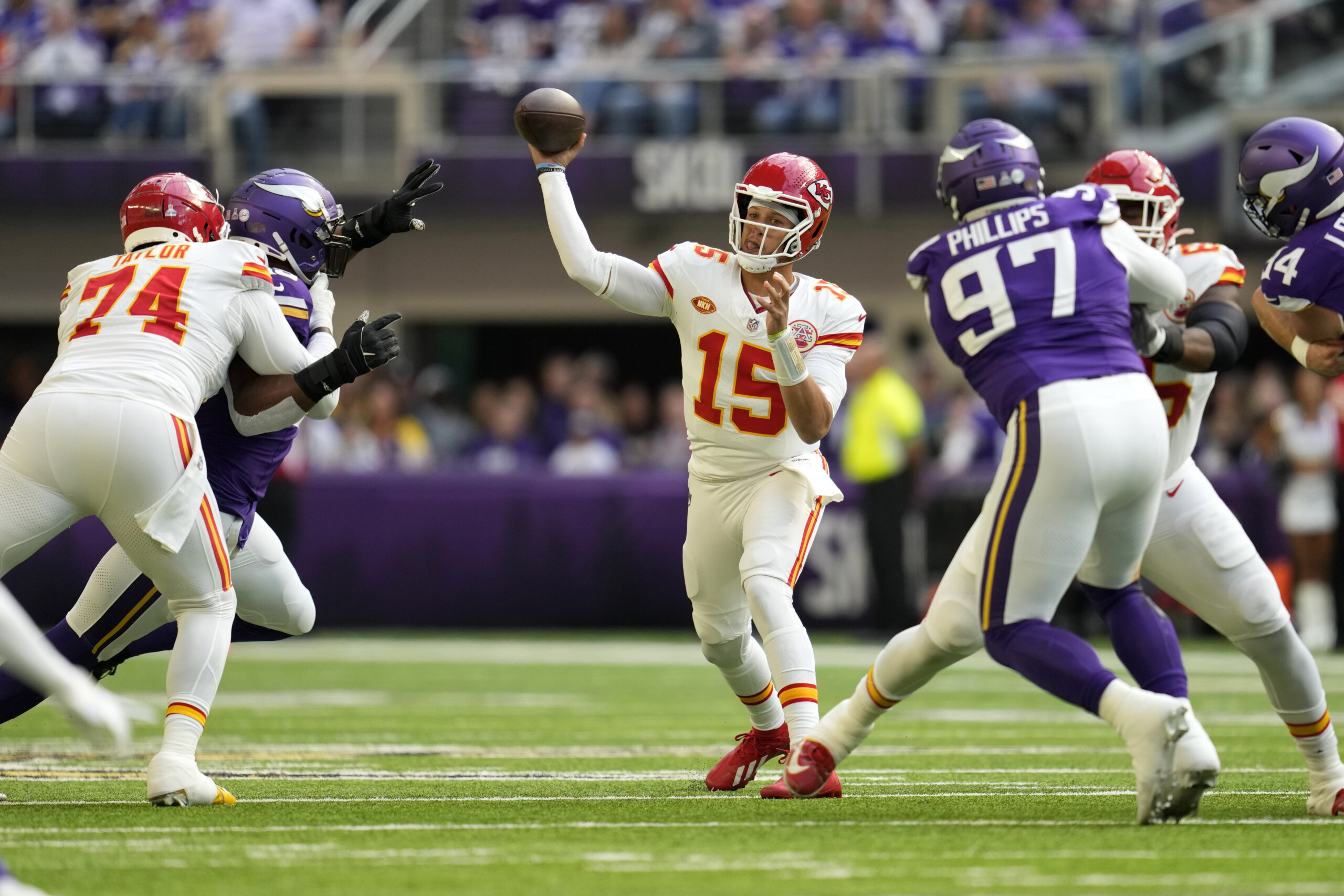 Patrick Mahomes, Travis Kelce attend Kansas City Royals game