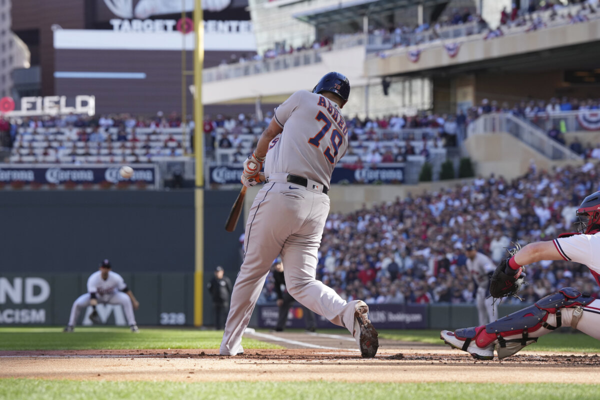 Yordan Alvarez belts two homers as Astros beat Twins in Game 1