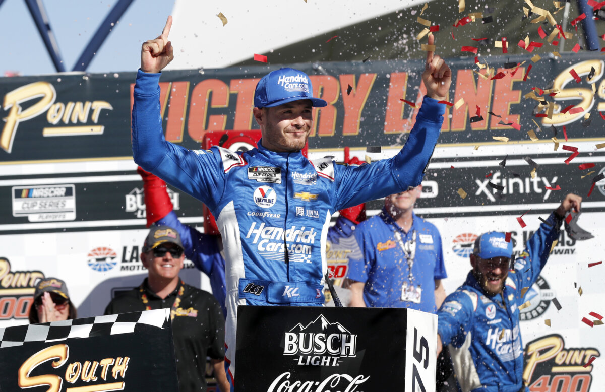 Kyle Larson earns spot in NASCAR’s championship race with victory at