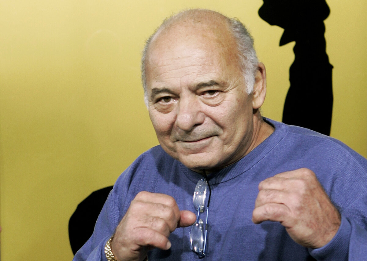 Burt Young Oscar Nominated Actor Who Played Paulie In Rocky Films   1264139 Obit Burt Young 74561 1200x855 