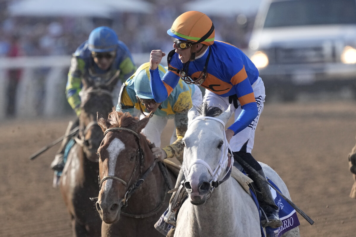 White Abarrio wins 6M Breeders’ Cup Classic, trainer Rick Dutrow back