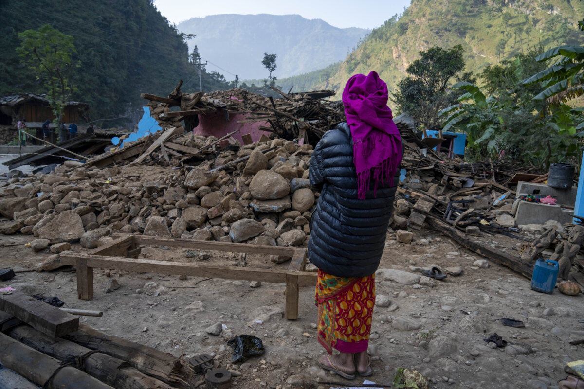 Aid Trickles In As Survivors Salvage Belongings From Rubble In Nepal ...