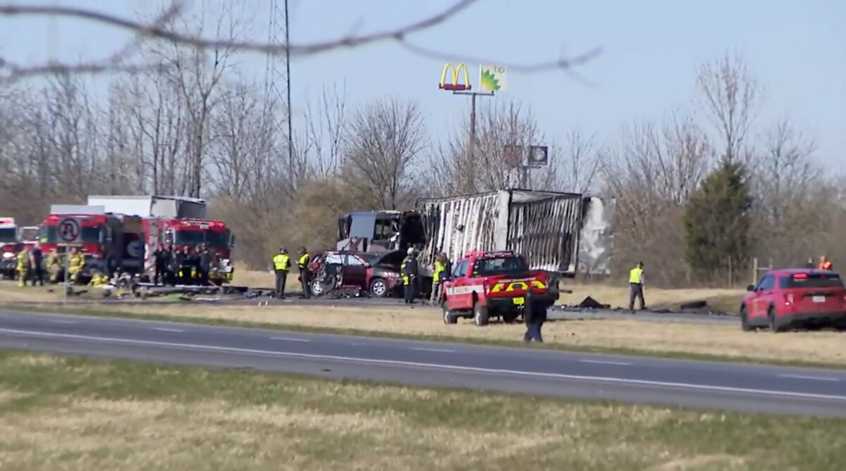 3 dead, 15 hospitalized when bus carrying students and truck crash on