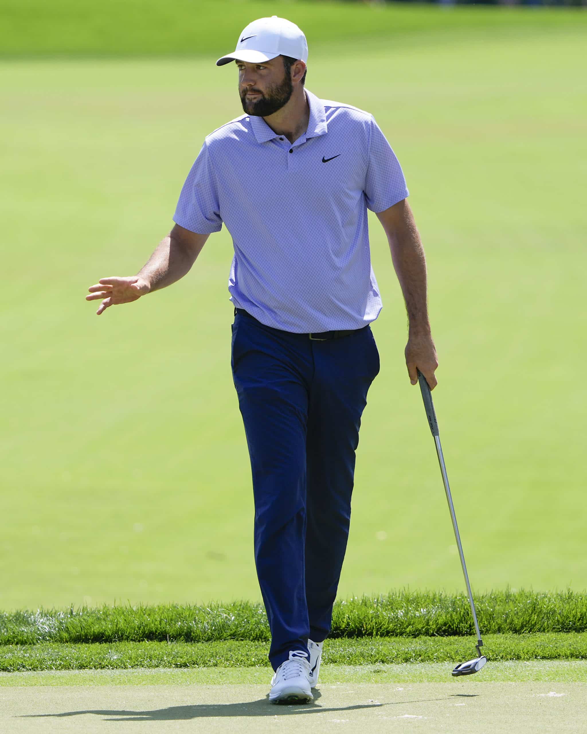 Scottie Scheffler, with hot putter, demolishes the field to win at Bay