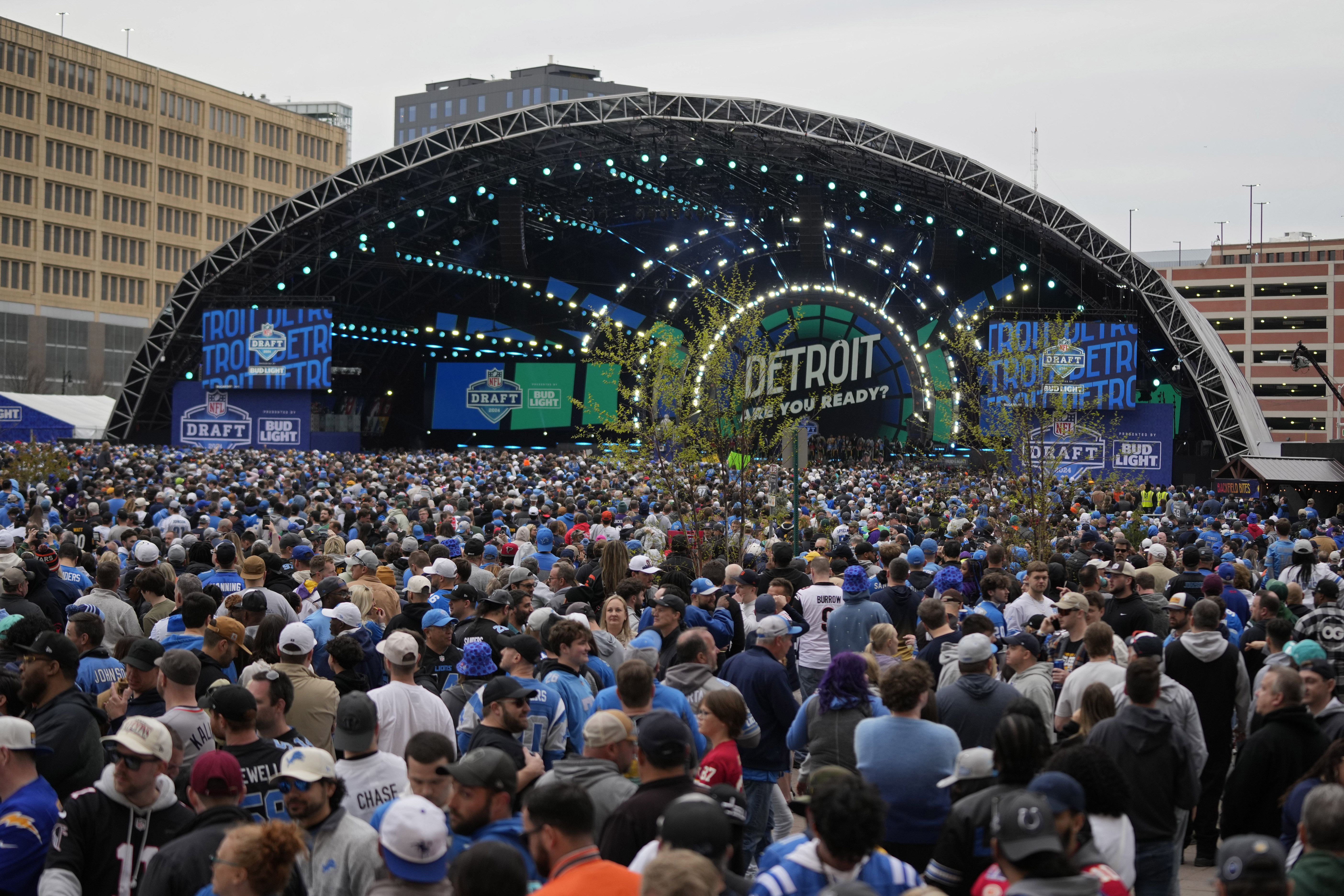 NFL draft attendance record within reach in Detroit, Commissioner Roger