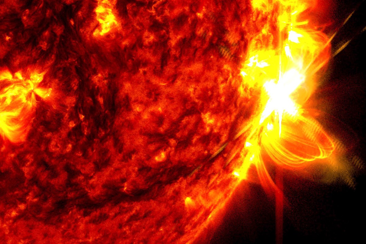 Sun-Magnetic Field