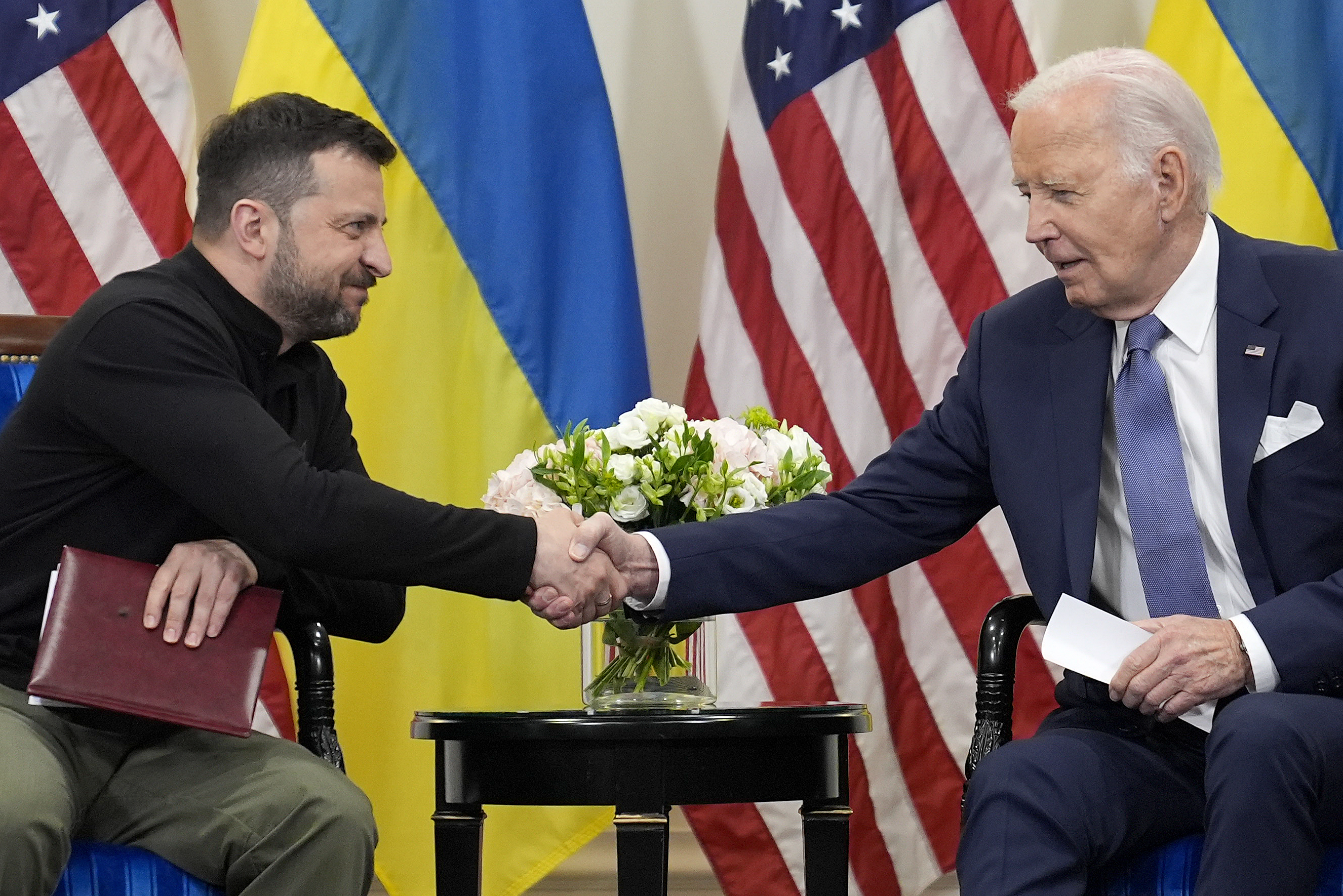 Biden apologizes to Zelenskyy for monthslong congressional holdup to