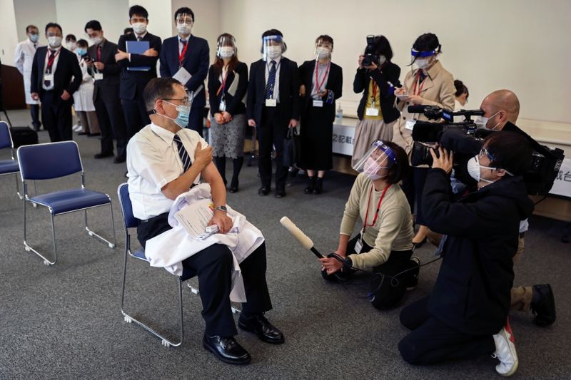 Director of the Tokyo Medical Center Kazuhiro Araki speaks to