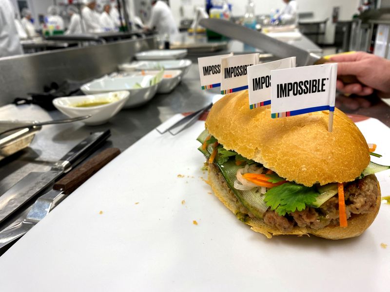 Impossible Foods To Sell Plant Based Burgers In 2100 Walmart Stores 