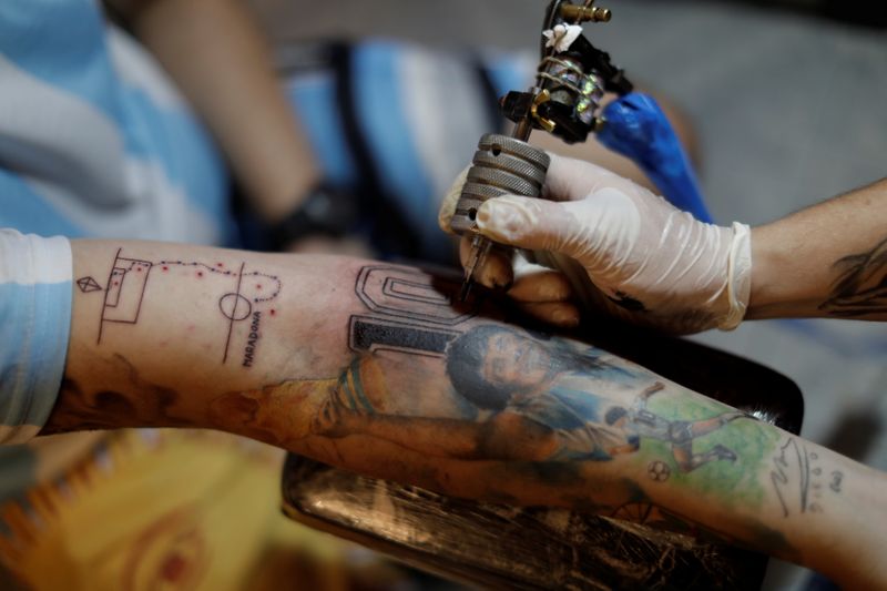 Argentines Celebrate Eternal Love For Maradona With Tattoos Metro Us