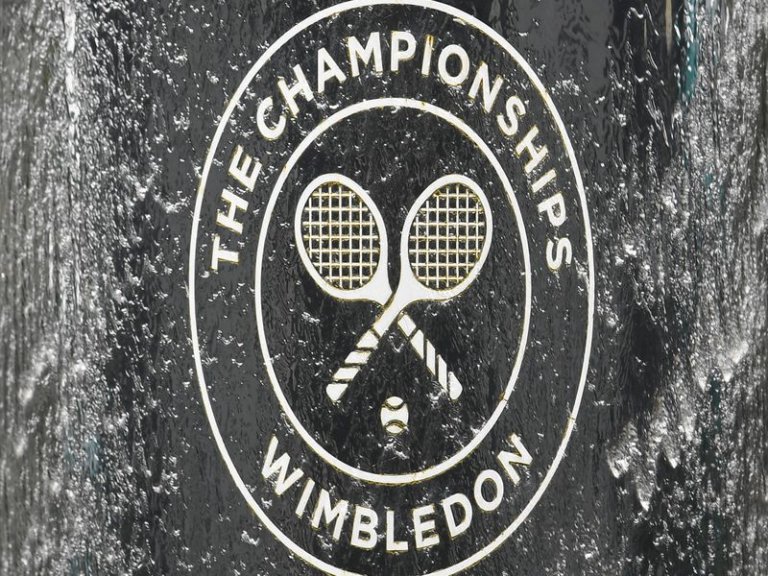 Tennis-Wimbledon cuts 2021 prize purse by 5%, tickets go ...