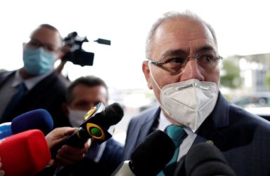 Bolsonaro names cardiologist as health minister to replace a General
